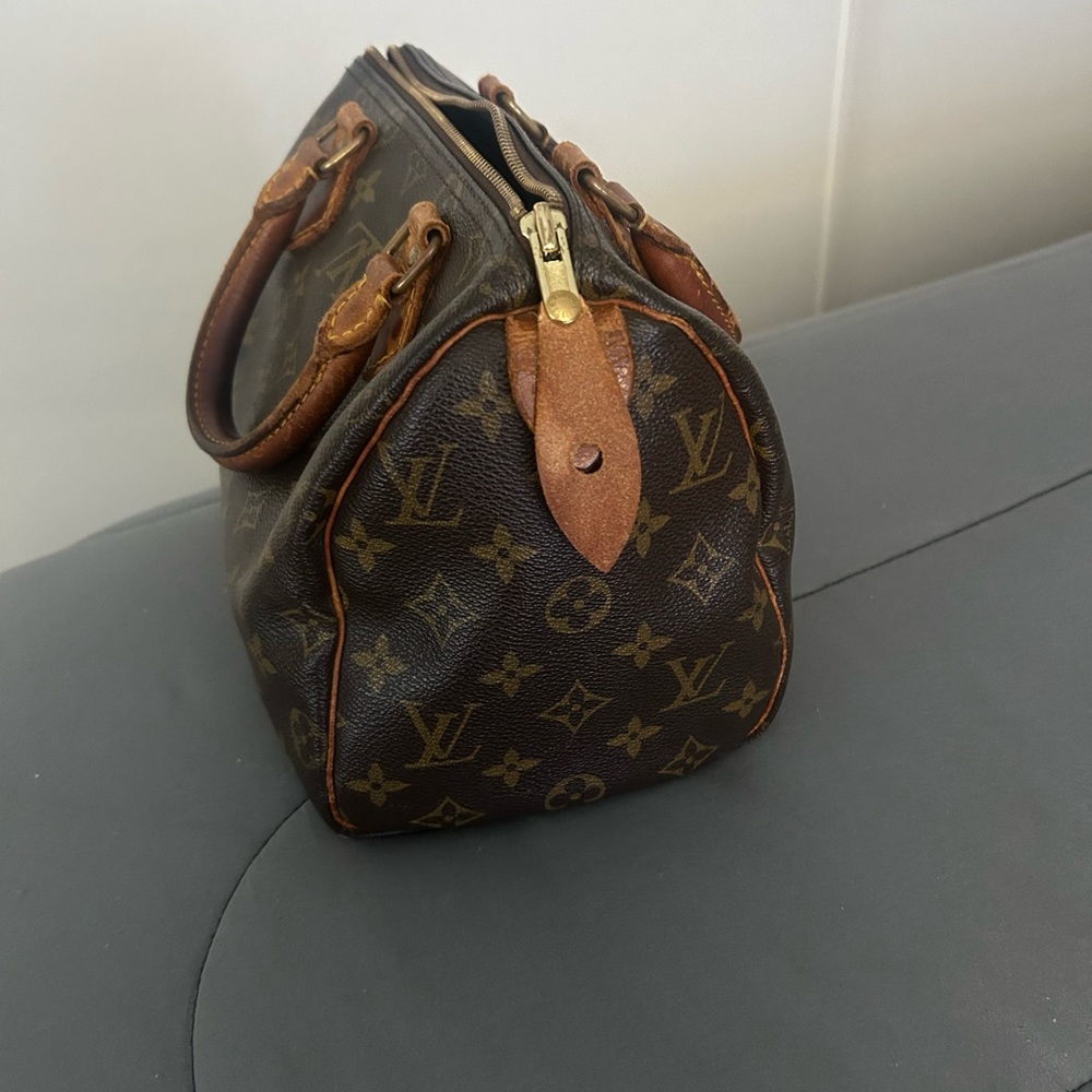 Louis Vuitton Speedy